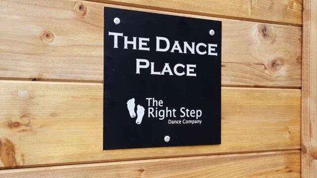 https://www.therightstepdc.co.uk/wp-content/uploads/2021/12/Sq-Dance-Place-Sign-Right-Step-640x360.jpg