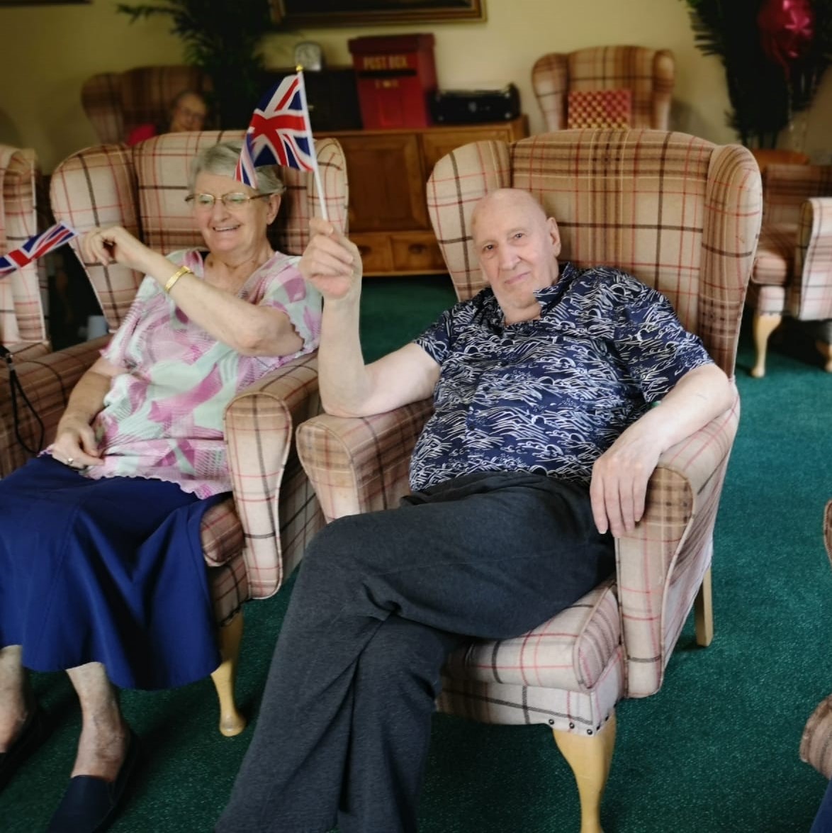 https://www.therightstepdc.co.uk/wp-content/uploads/2022/06/SQ-Victory-House-care-home-Luton-Chatham-Medway-Active-Armchairs-Seated-Dance.jpg