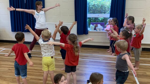 https://www.therightstepdc.co.uk/wp-content/uploads/2022/07/SQ-Kingswood-Pre-School-TRS-Tots-640x360.jpg